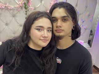 AliceAndTommy shows ass