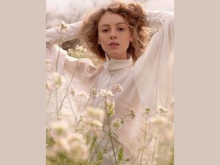ChloePulsar camshow pictures